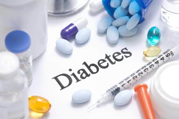 糖尿病, 養和特稿, 管理糖尿病, 病人自行調節血糖為本, 口服藥物, 注射胰島素, 血糖測試, 血糖過低, 血糖監測儀, 血糖感應器,
