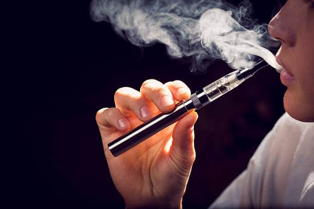 美研究：電子煙增肺癌膀胱癌風險