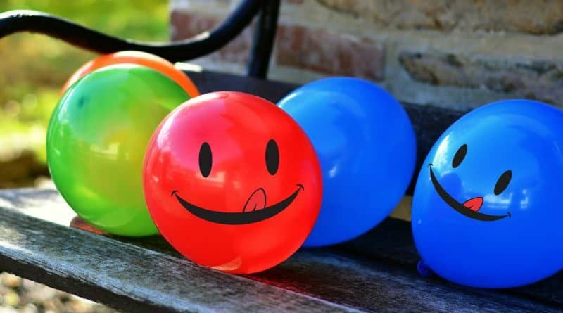 【笑多一點快樂多一點】世界微笑日 關注精神健康 專家教你應對壓力、吃出好心情 慎防情緒爆煲