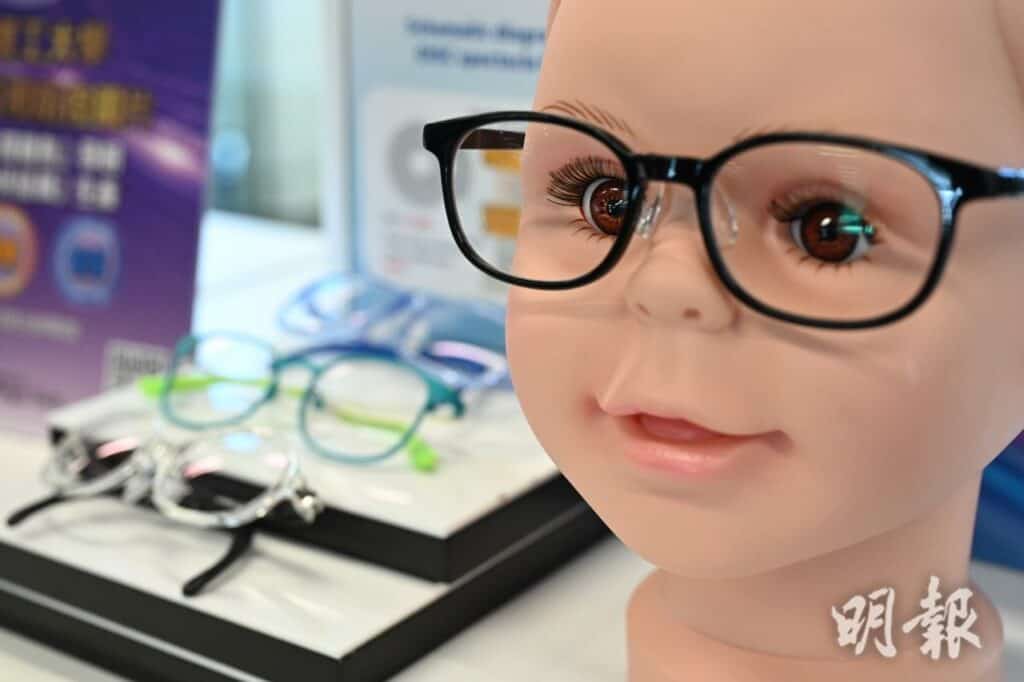 深近視增視網膜脫落、青光眼等風險 理大再研近視防控鏡片 每日戴8小時減慢兒童度數增長